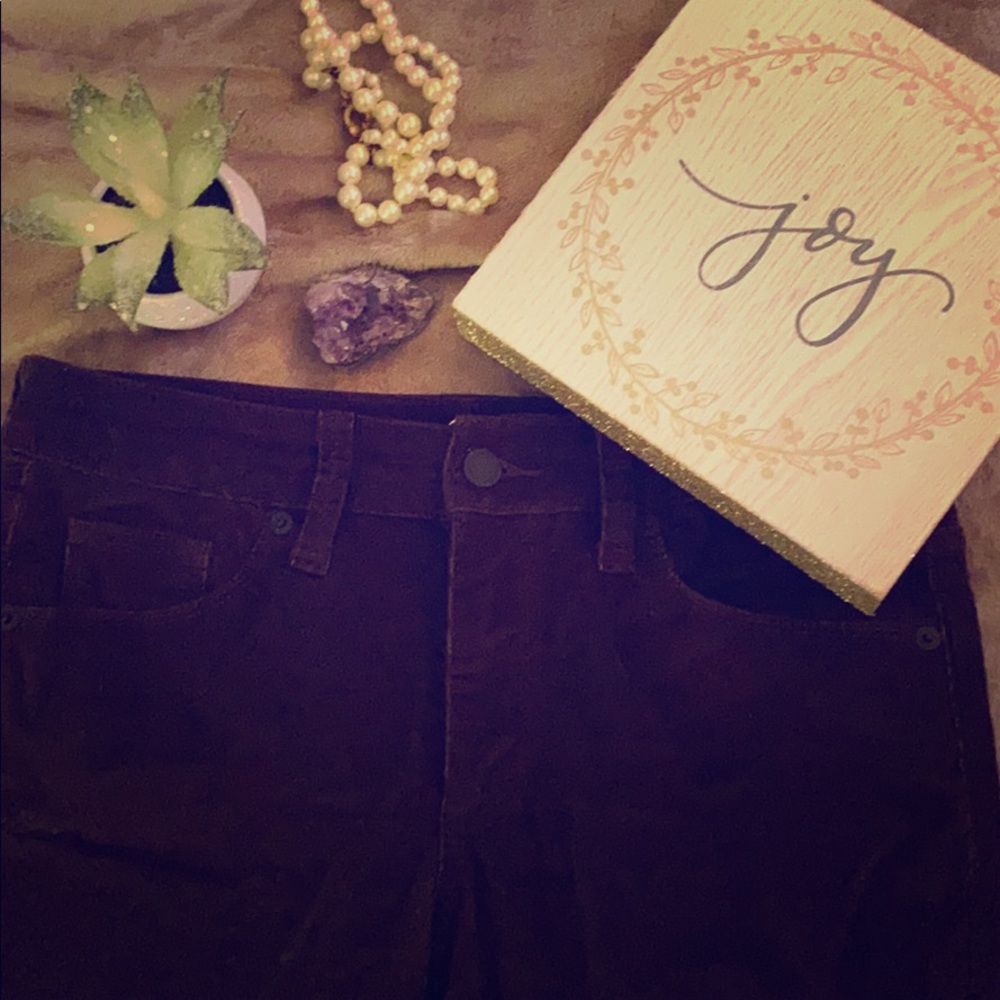 High waisted burgundy corduroy pant